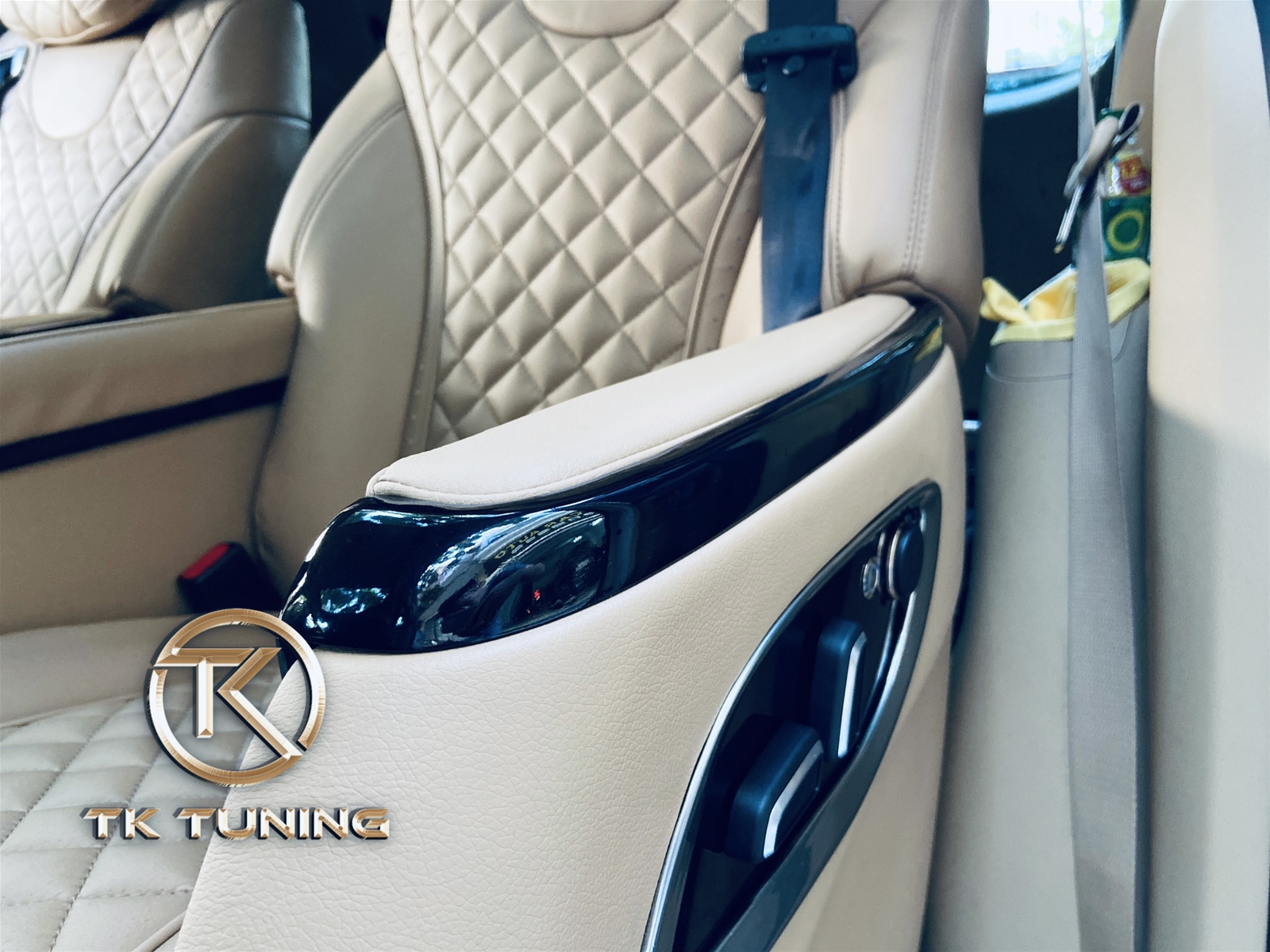 độ ghế limousine cho xe ô tô tại quận 3